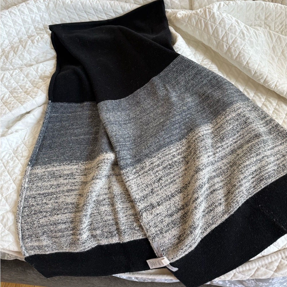 Athleta Scarf - Picture 3 of 5